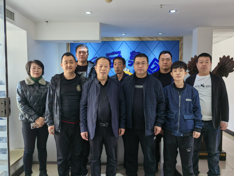 同業(yè)交流才是推動發(fā)展的原動力！歡迎同行企業(yè)老板到陜西鑫安安防參觀指導(dǎo)工作