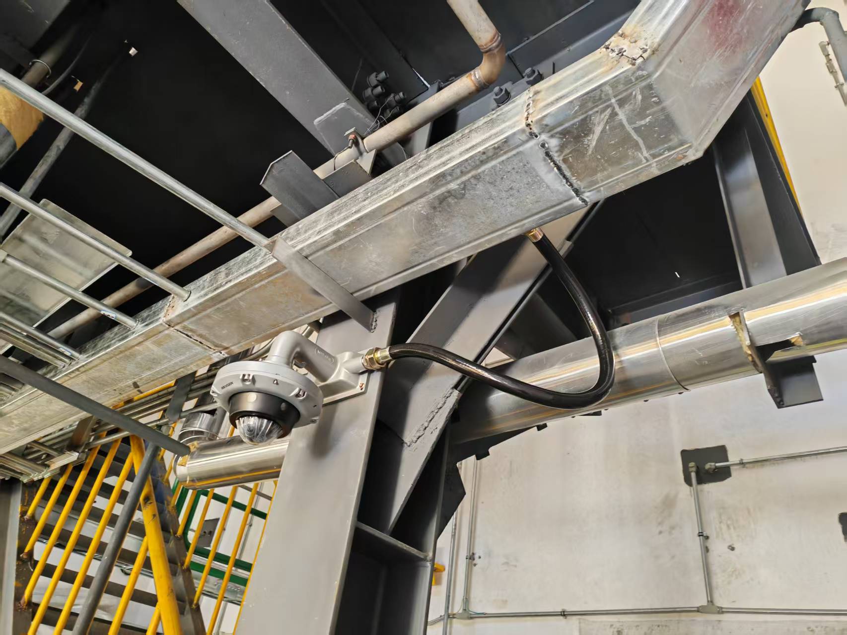 工業安全守護神：安裝防爆監控攝像頭的硬核守護